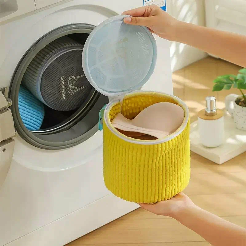 كفر حماية لتنظيف الملابس الداخلية وحمايتها من التلف اثناء الغسيل داخل الغسالة