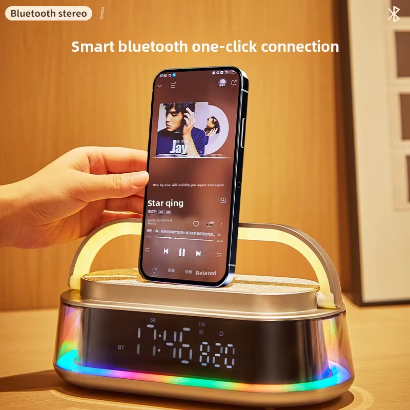 شاحن لاسلكي 6 * 1 مع سبيكر بلوتوث وساعة ومنبه وراديو بقوة بإضاءة ليد