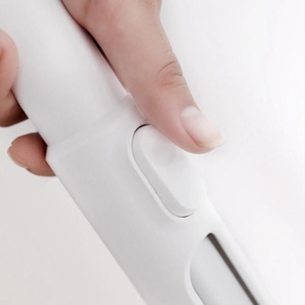 مساحة أرضيات دوارة لسهولة الوصول للزوايا والأركان وتنظيفها بيد طويله ومقبض مريح