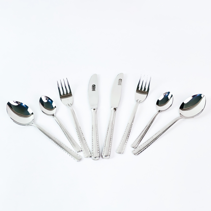 طقم معالق وشوك وسكاكين استانلس ستيل  24 قطعة باللون الفضي