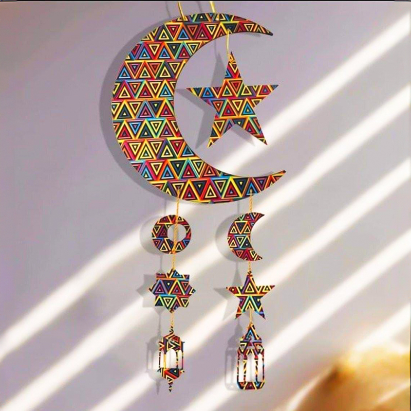 دلاية هلال رمضان كبير بألوان خيامية وأشكال أندلسية